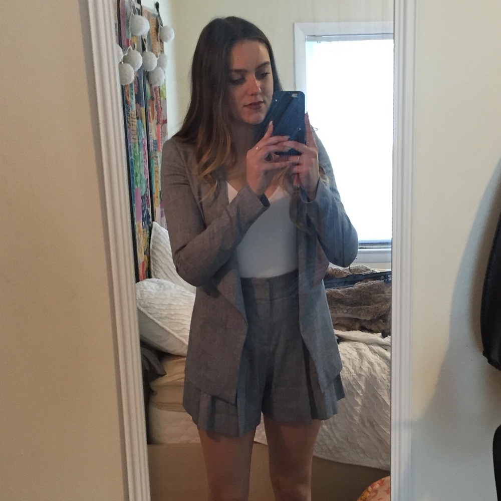 Two piece set - Picture 2 of 2